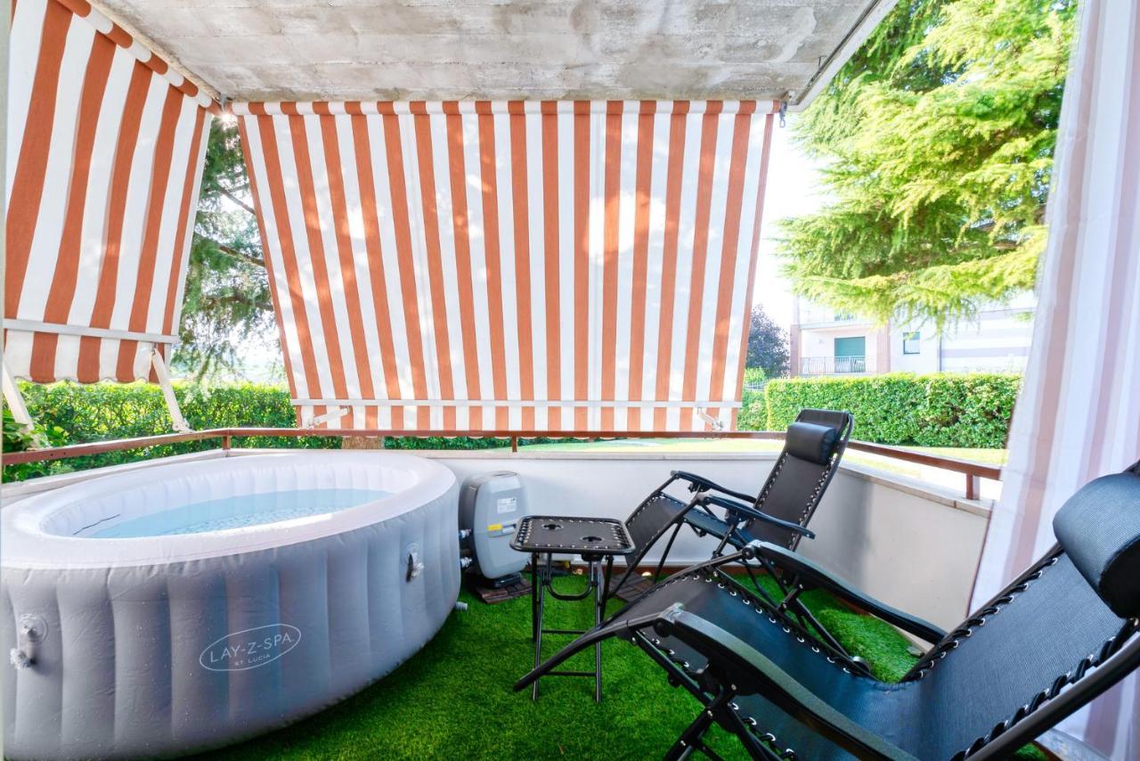 Wolf House - Peschiera Holiday - Jacuzzi Privata بسكييرا ديل غاردا المظهر الخارجي الصورة