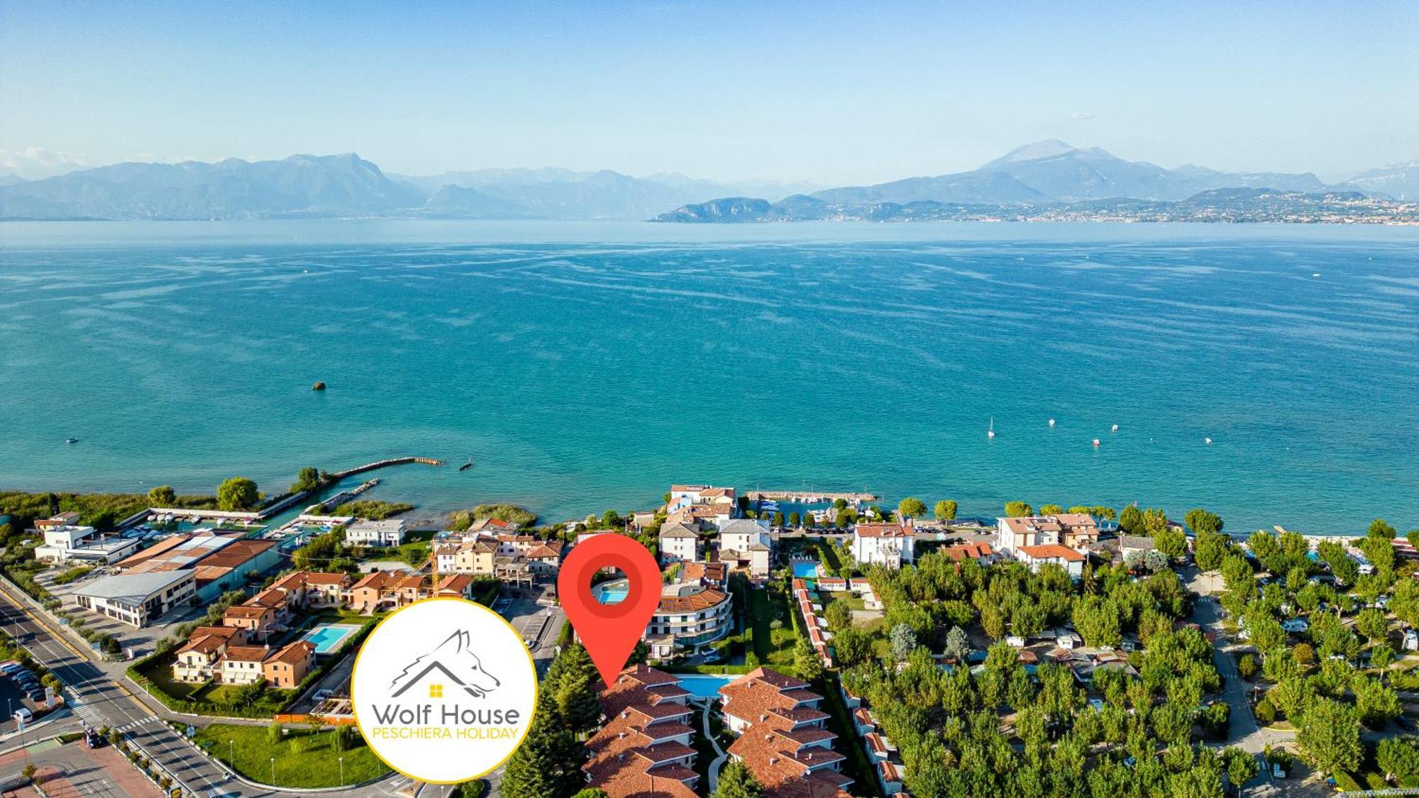Wolf House - Peschiera Holiday - Jacuzzi Privata بسكييرا ديل غاردا المظهر الخارجي الصورة
